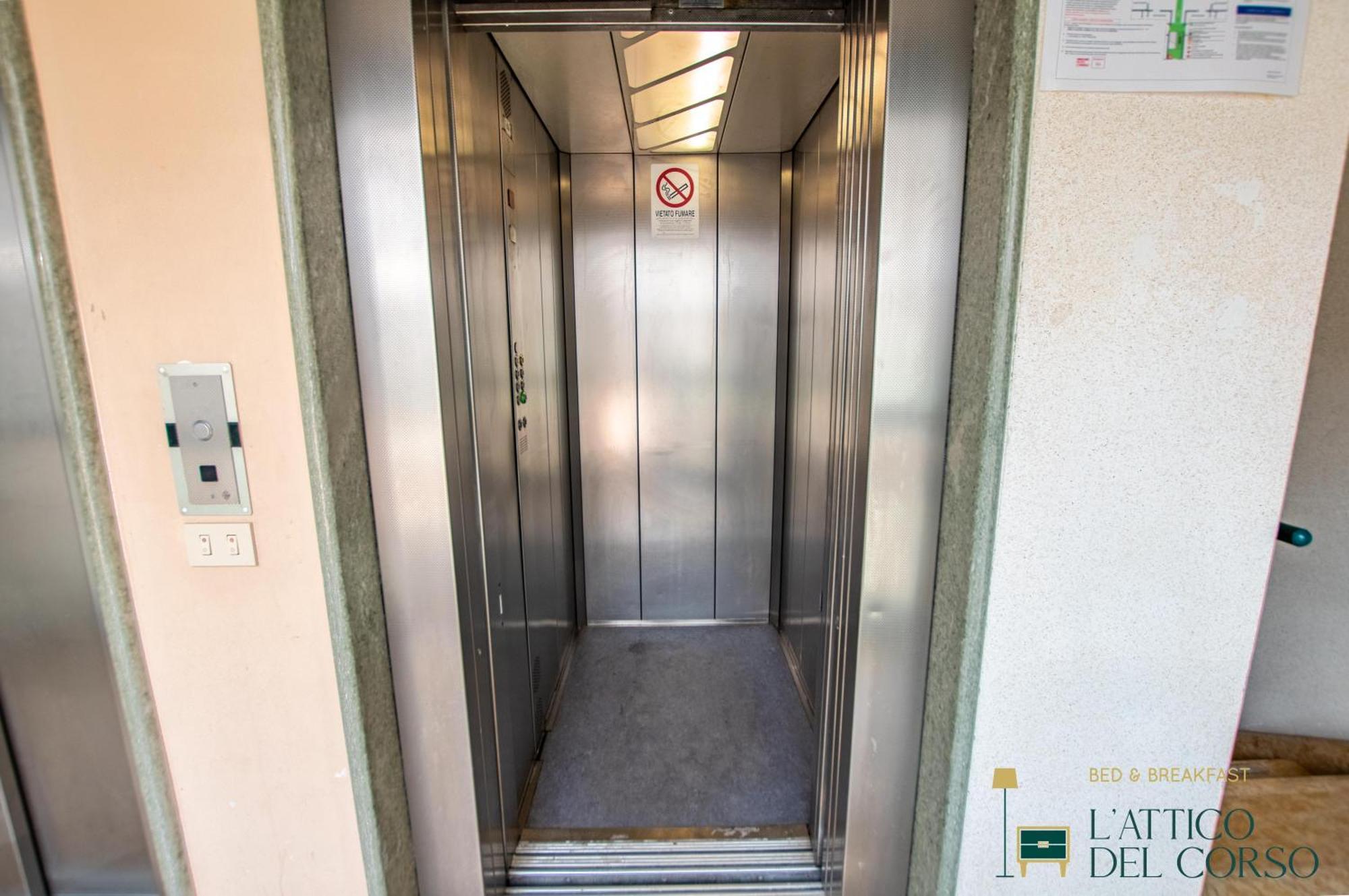 L'Attico Del Corso Apartment Triest Exterior foto